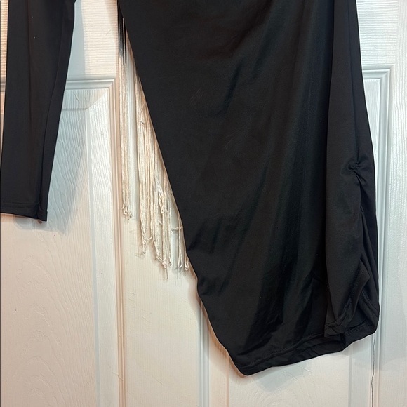 Chic Black and White Fringe Mini Dress One Sleeve Size L - Picture 4 of 5